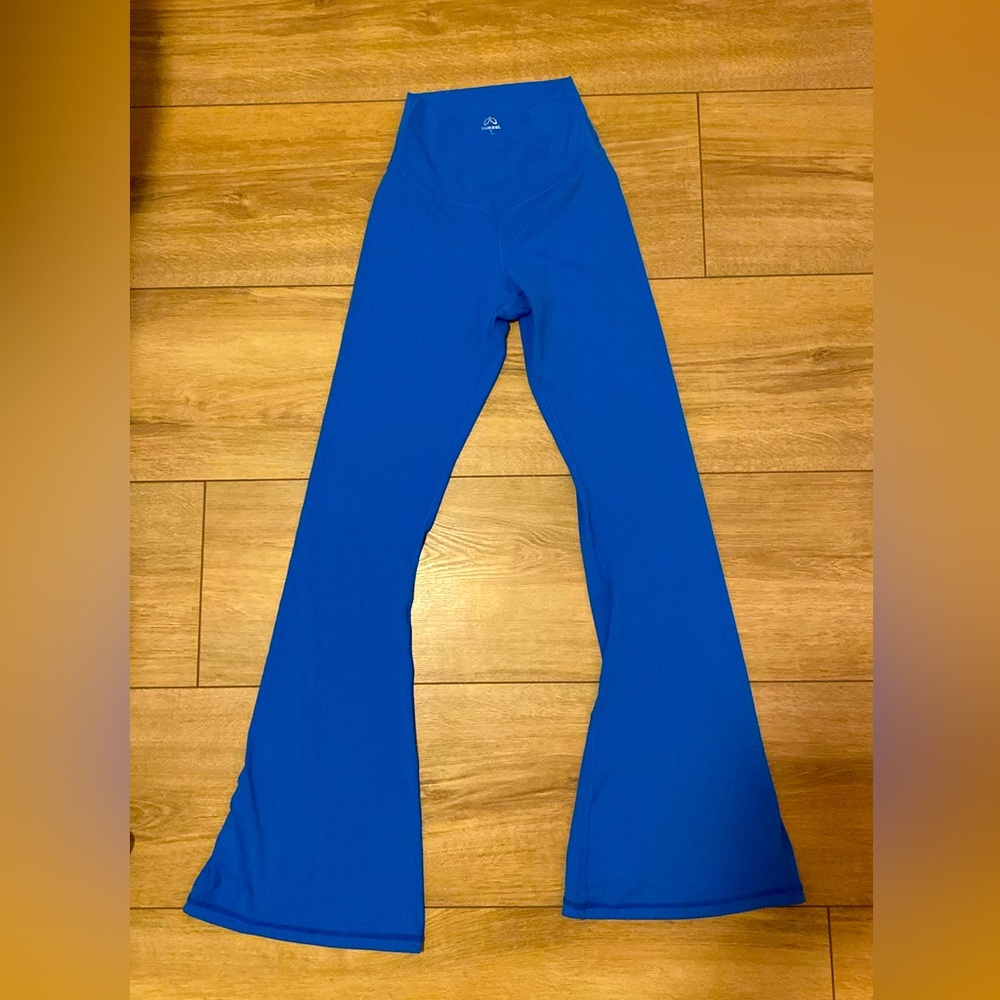 blue flare cross leggings